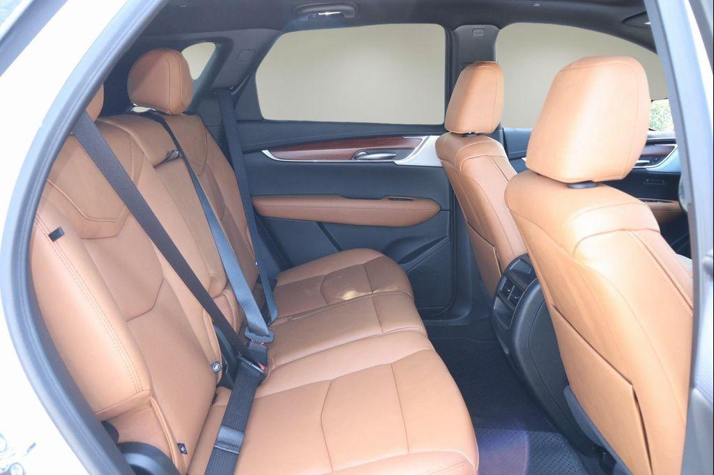 new 2025 Cadillac XT5 car, priced at $51,282