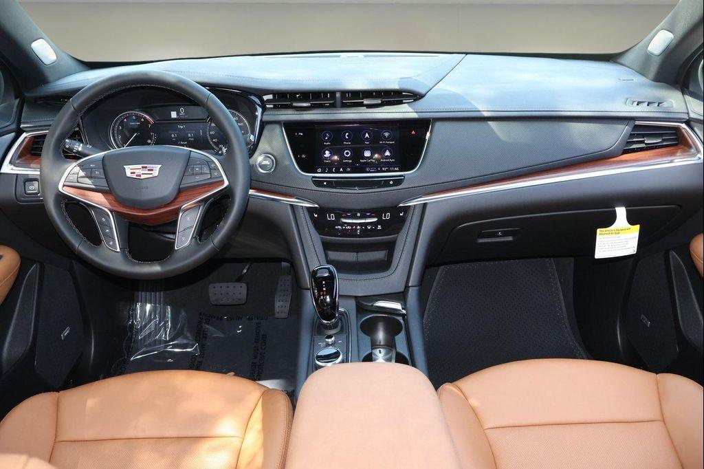new 2025 Cadillac XT5 car, priced at $51,282