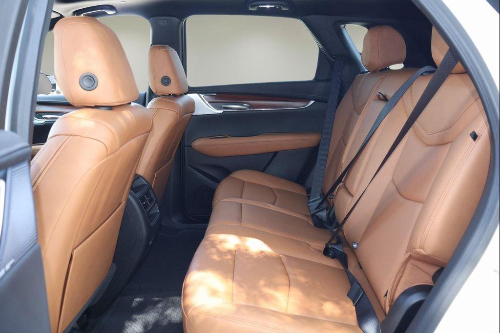 new 2025 Cadillac XT5 car, priced at $51,282