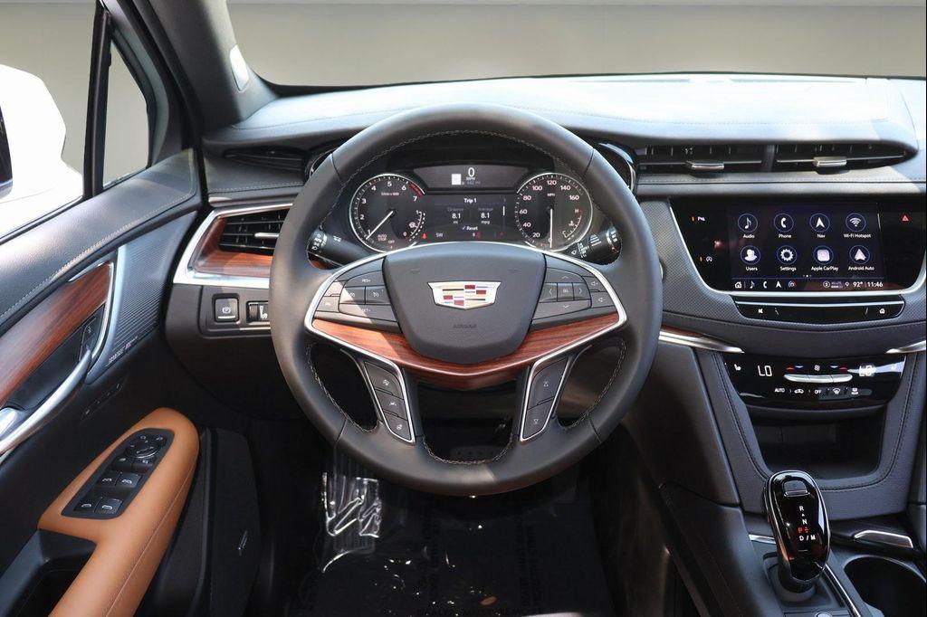 new 2025 Cadillac XT5 car, priced at $51,282