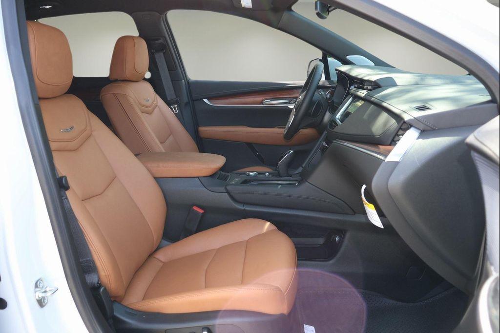 new 2025 Cadillac XT5 car, priced at $51,282