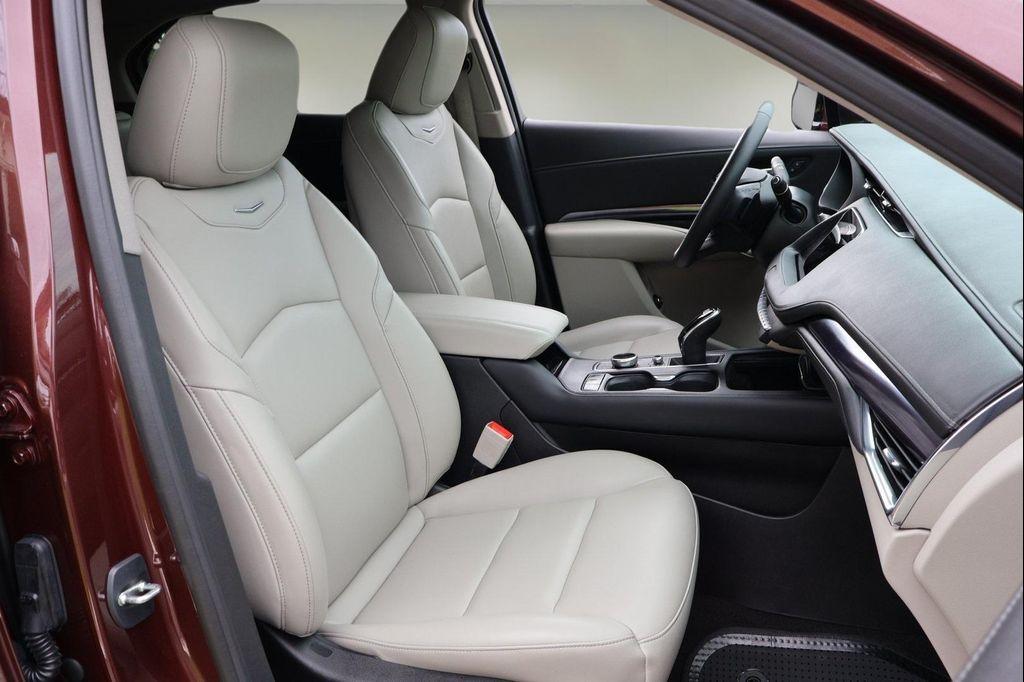 used 2023 Cadillac XT4 car, priced at $27,997