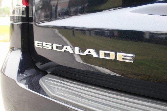 used 2021 Cadillac Escalade ESV car, priced at $59,899