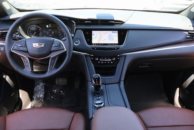 new 2025 Cadillac XT5 car, priced at $54,160