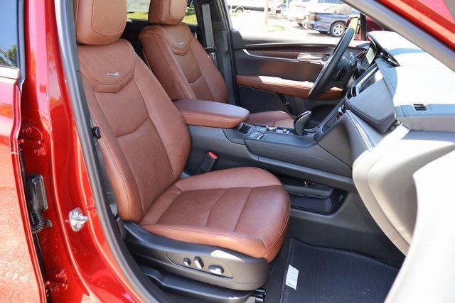 new 2025 Cadillac XT5 car, priced at $54,160