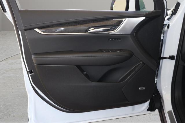 new 2025 Cadillac XT6 car, priced at $56,986