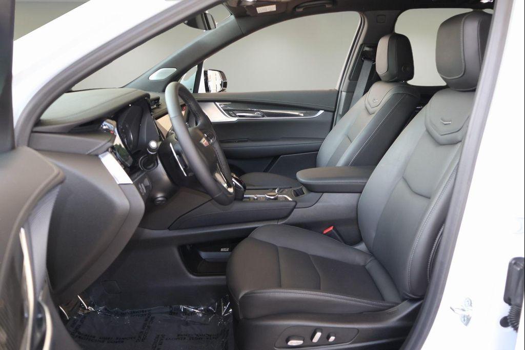 new 2025 Cadillac XT6 car, priced at $58,268