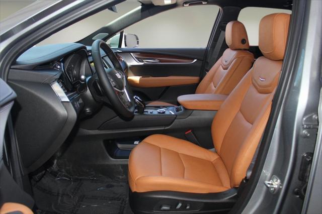 new 2025 Cadillac XT5 car, priced at $50,590