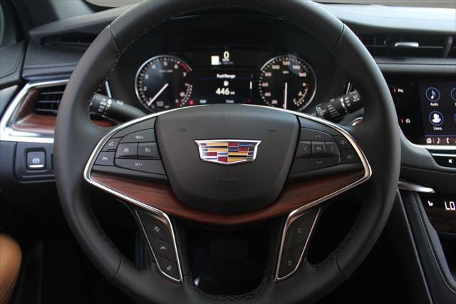 new 2025 Cadillac XT5 car, priced at $50,590