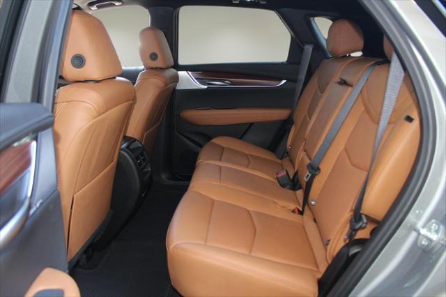 new 2025 Cadillac XT5 car, priced at $50,590