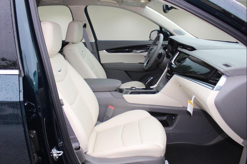 new 2025 Cadillac XT6 car, priced at $54,397