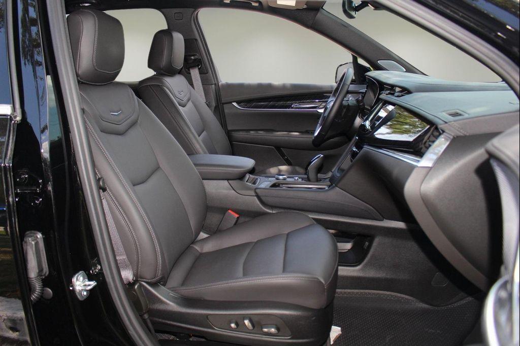 new 2025 Cadillac XT6 car, priced at $52,722