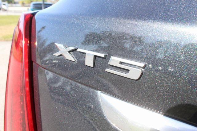 used 2021 Cadillac XT5 car, priced at $31,998