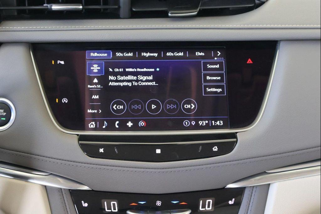 used 2021 Cadillac XT5 car, priced at $30,646