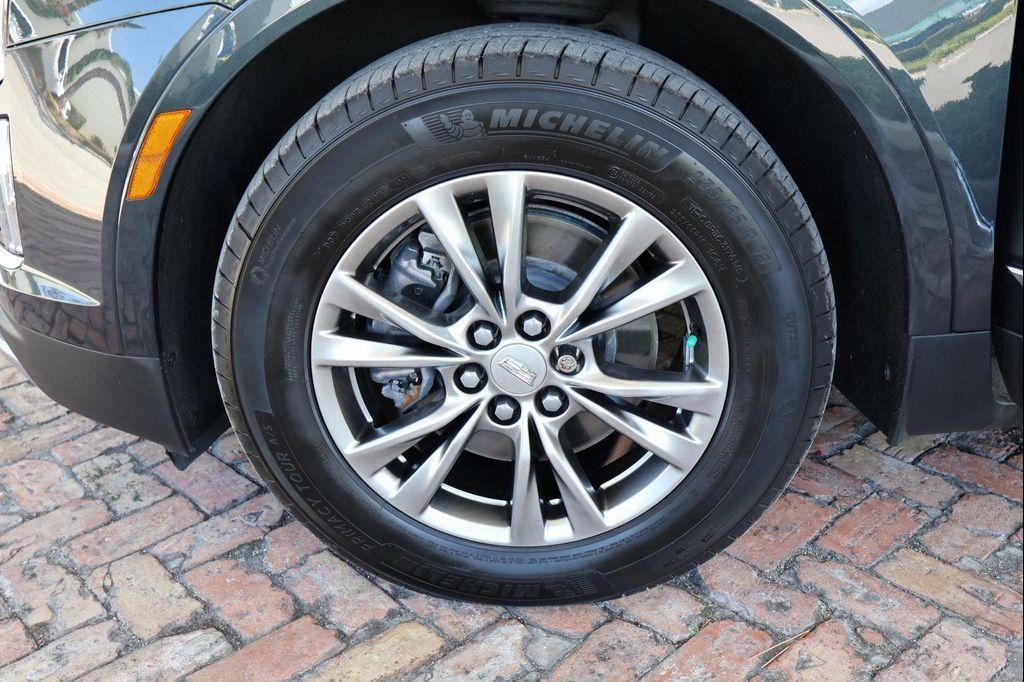 used 2021 Cadillac XT5 car, priced at $31,599