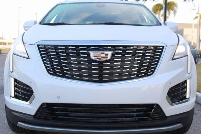 new 2025 Cadillac XT5 car, priced at $54,215