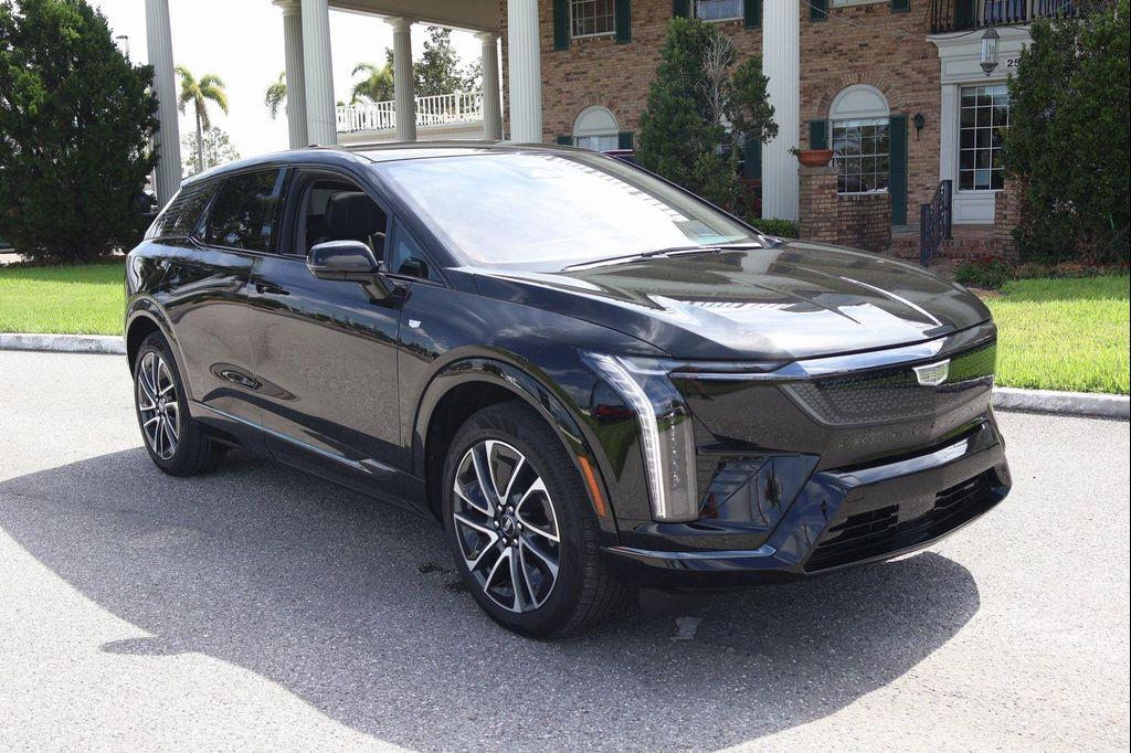 new 2025 Cadillac OPTIQ car, priced at $53,801