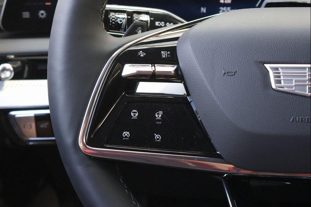 new 2025 Cadillac OPTIQ car, priced at $53,801
