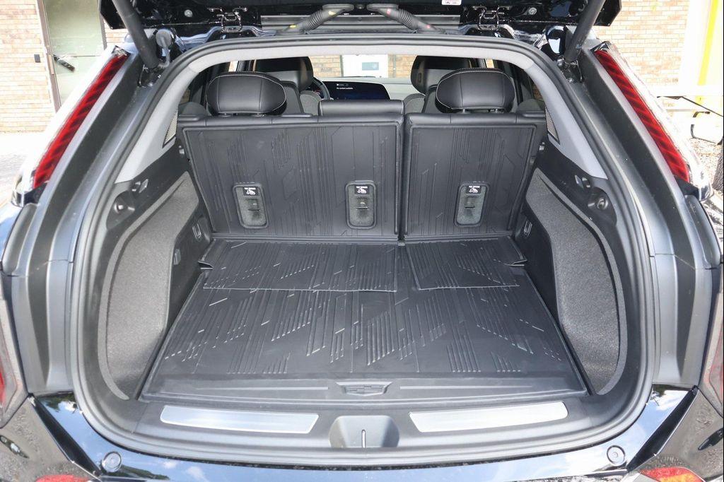 new 2025 Cadillac OPTIQ car, priced at $53,801