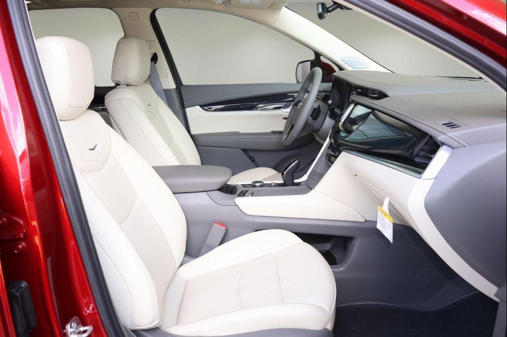 new 2025 Cadillac XT6 car, priced at $53,286