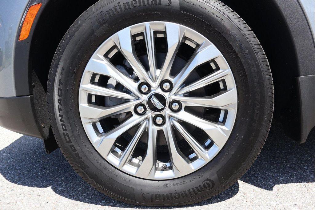 new 2025 Cadillac XT4 car, priced at $40,820