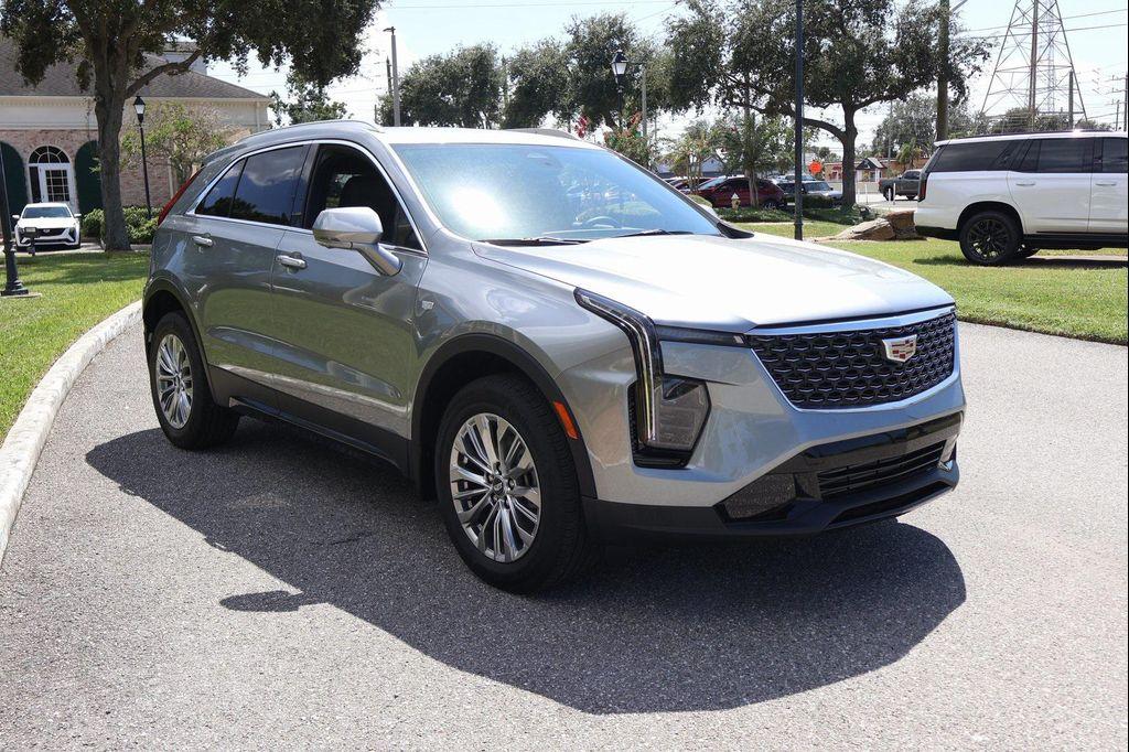 new 2025 Cadillac XT4 car, priced at $40,820
