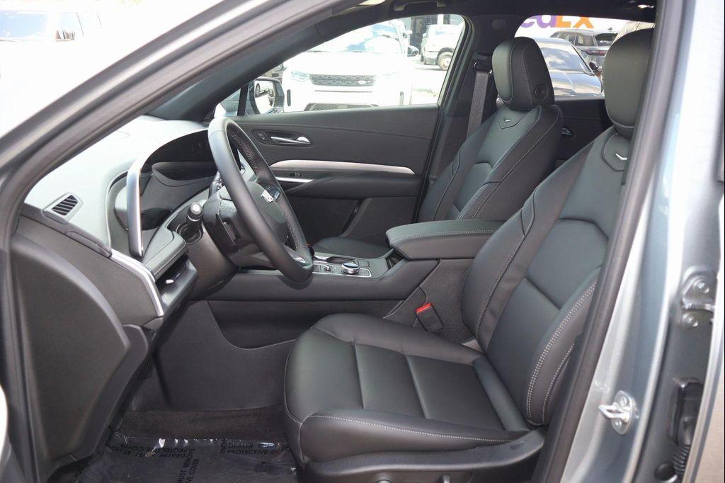 new 2025 Cadillac XT4 car, priced at $40,820