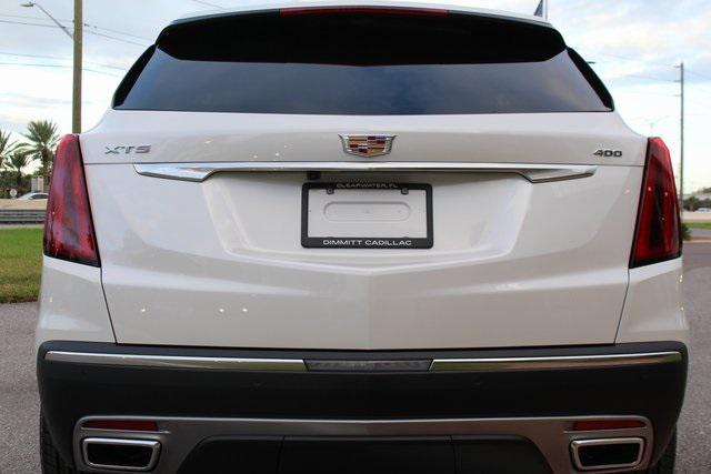 new 2025 Cadillac XT5 car, priced at $54,215