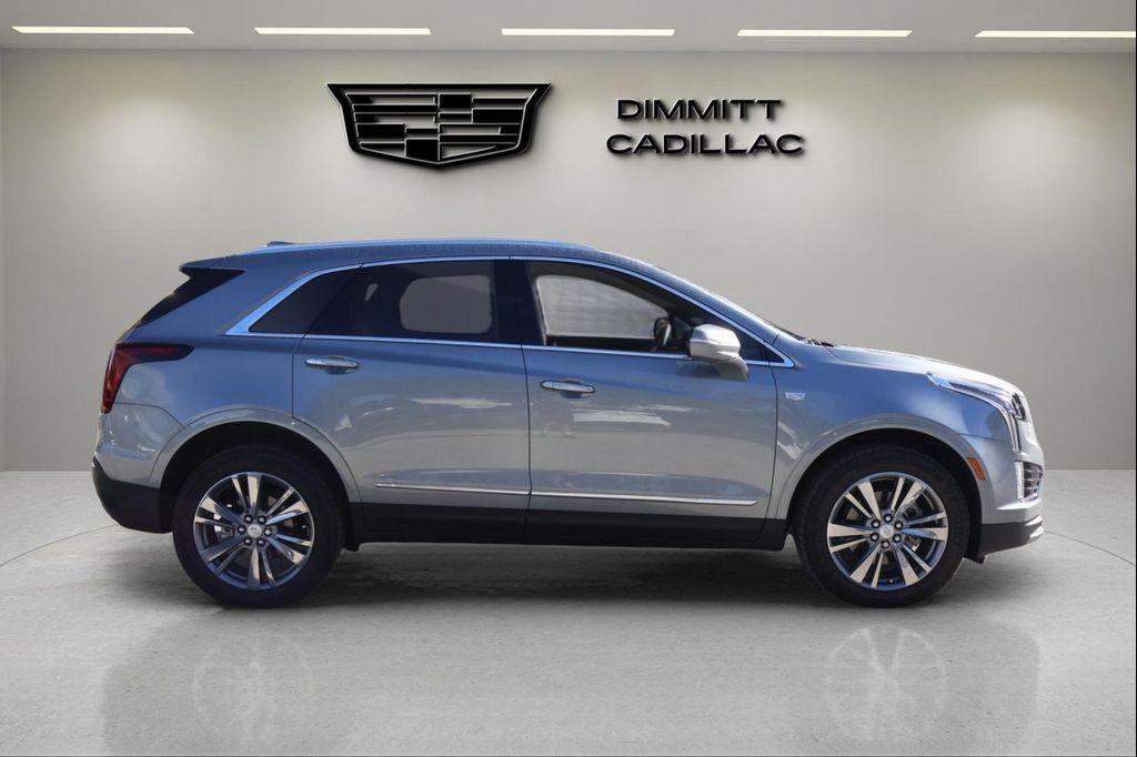 new 2025 Cadillac XT5 car, priced at $50,048