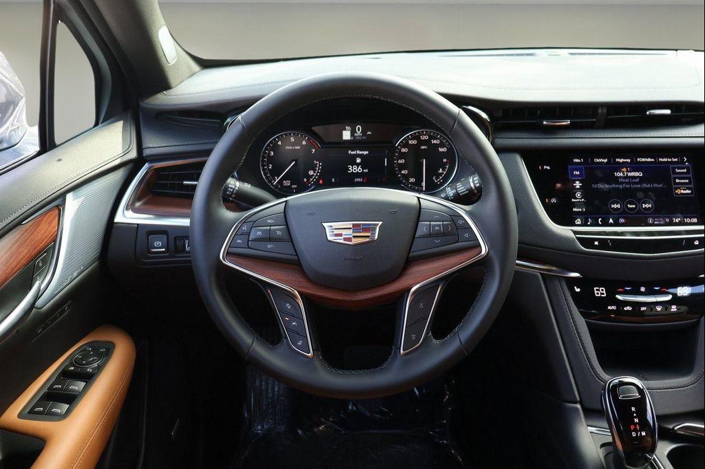 new 2025 Cadillac XT5 car, priced at $50,048