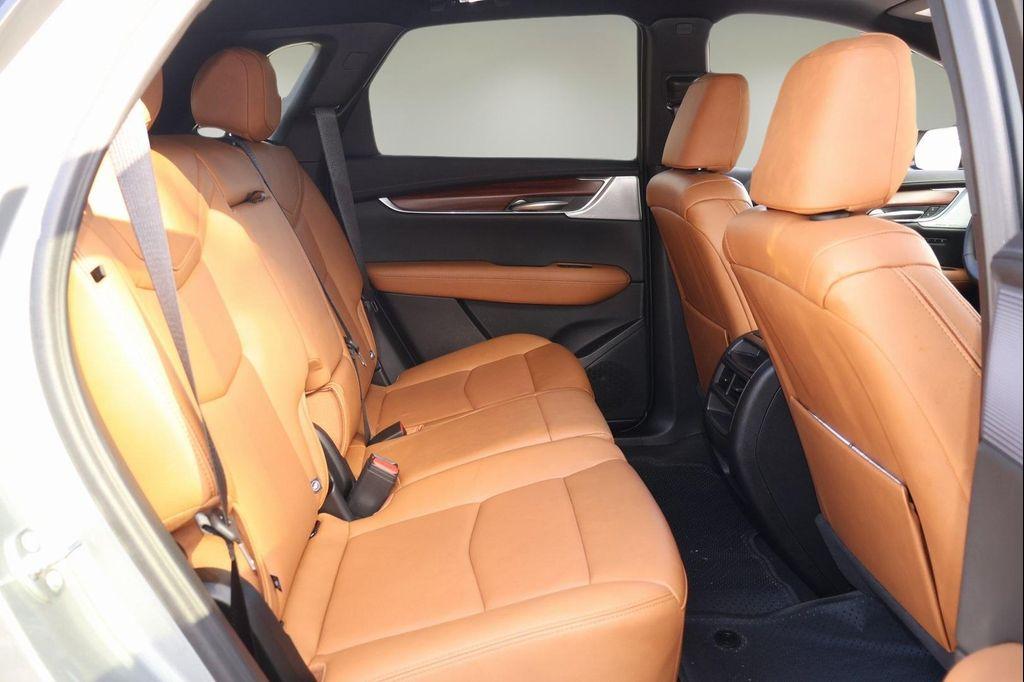 new 2025 Cadillac XT5 car, priced at $50,048