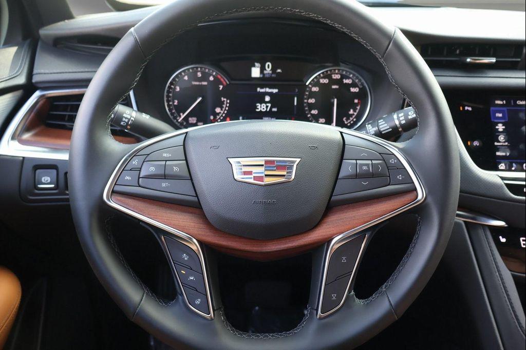new 2025 Cadillac XT5 car, priced at $50,048