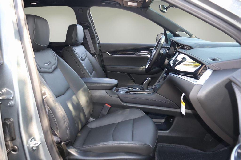 new 2025 Cadillac XT6 car, priced at $53,959