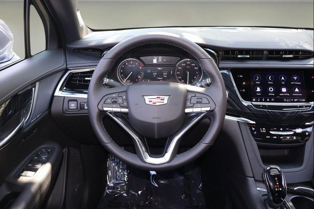 new 2025 Cadillac XT6 car, priced at $53,959