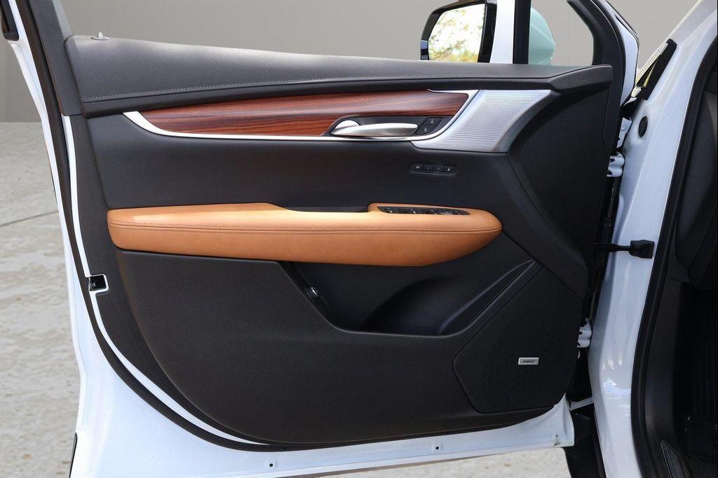 new 2025 Cadillac XT5 car, priced at $52,841