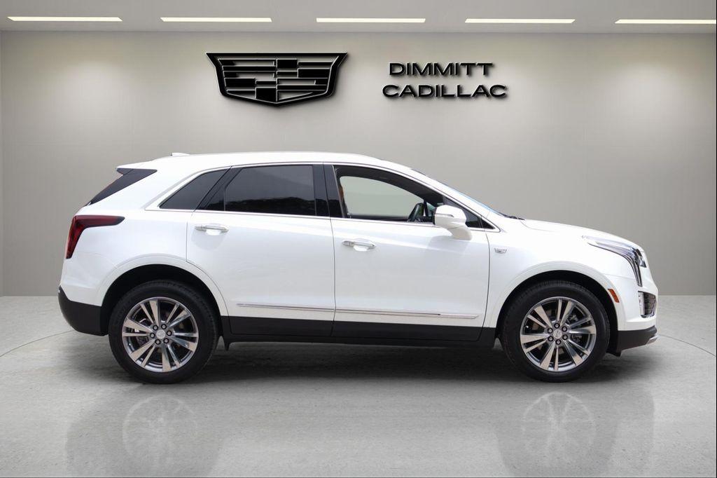 new 2025 Cadillac XT5 car, priced at $52,841