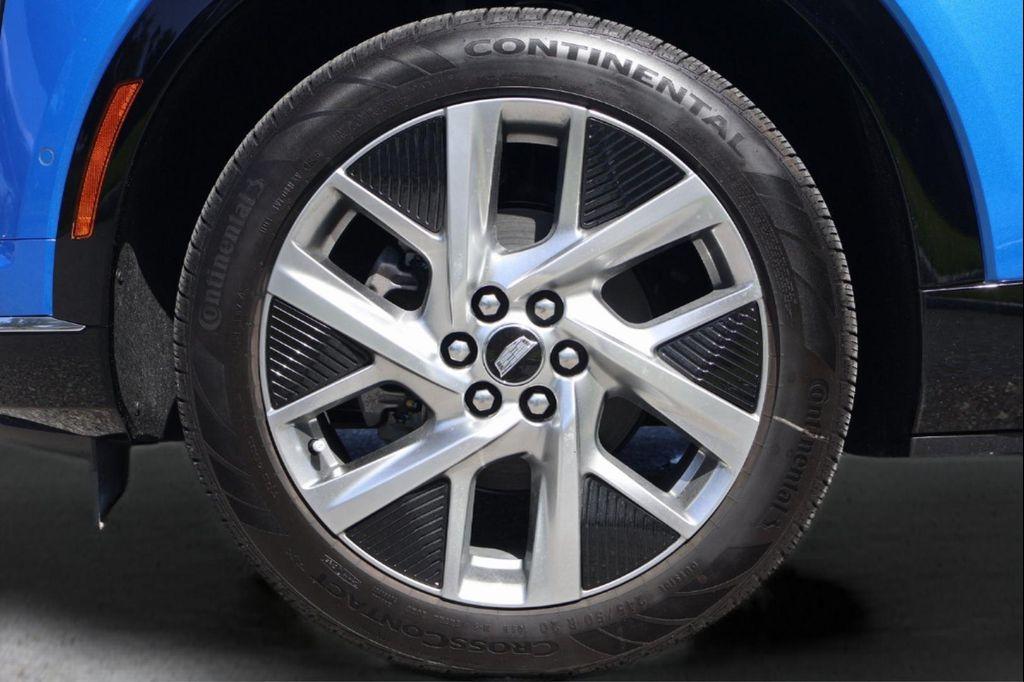 new 2025 Cadillac OPTIQ car, priced at $53,820
