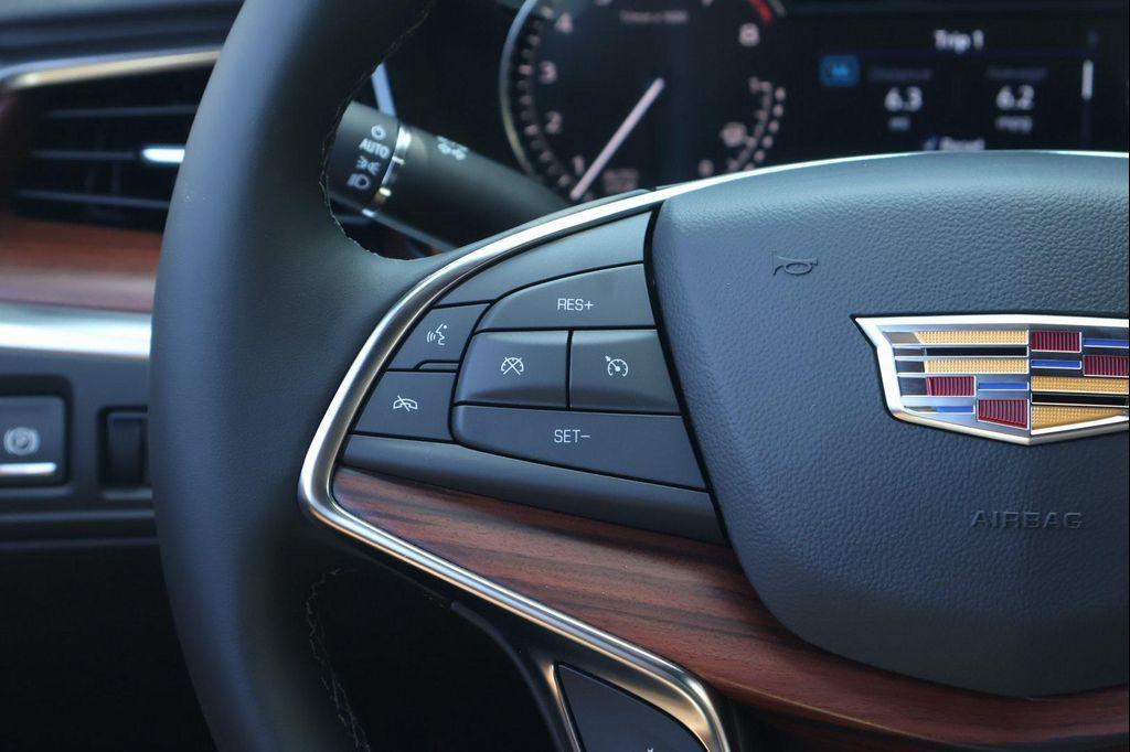 new 2025 Cadillac XT5 car, priced at $53,460
