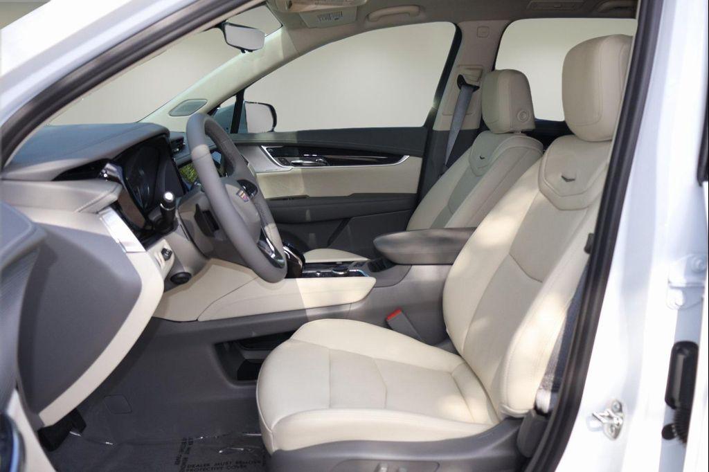 new 2025 Cadillac XT6 car, priced at $61,089