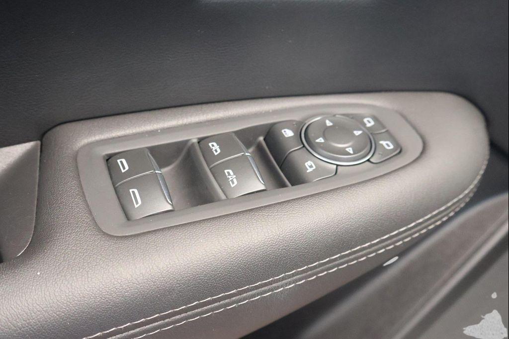 used 2025 Cadillac XT5 car, priced at $44,777