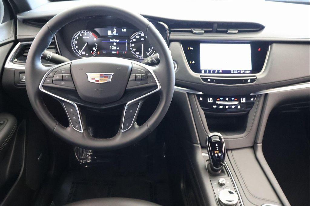 used 2025 Cadillac XT5 car, priced at $44,777