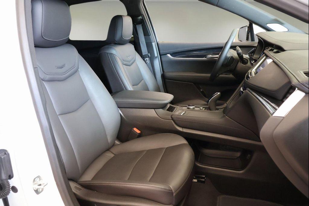 used 2025 Cadillac XT5 car, priced at $44,777