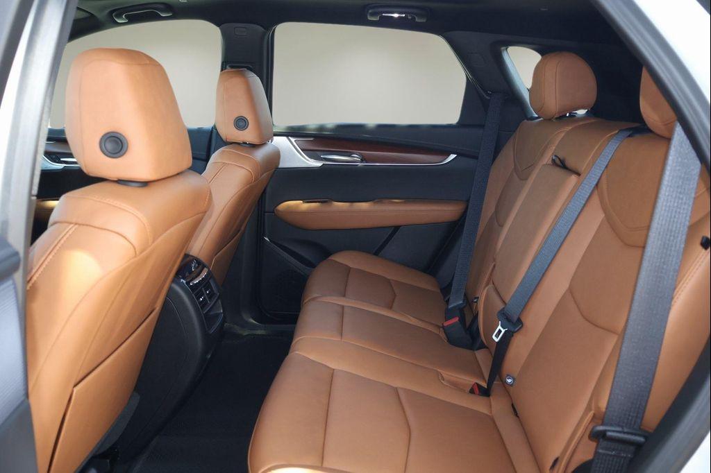 new 2025 Cadillac XT5 car, priced at $54,154