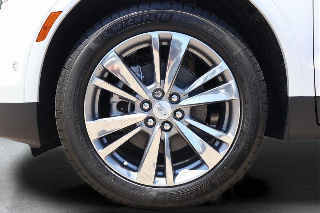 new 2025 Cadillac XT5 car, priced at $54,154