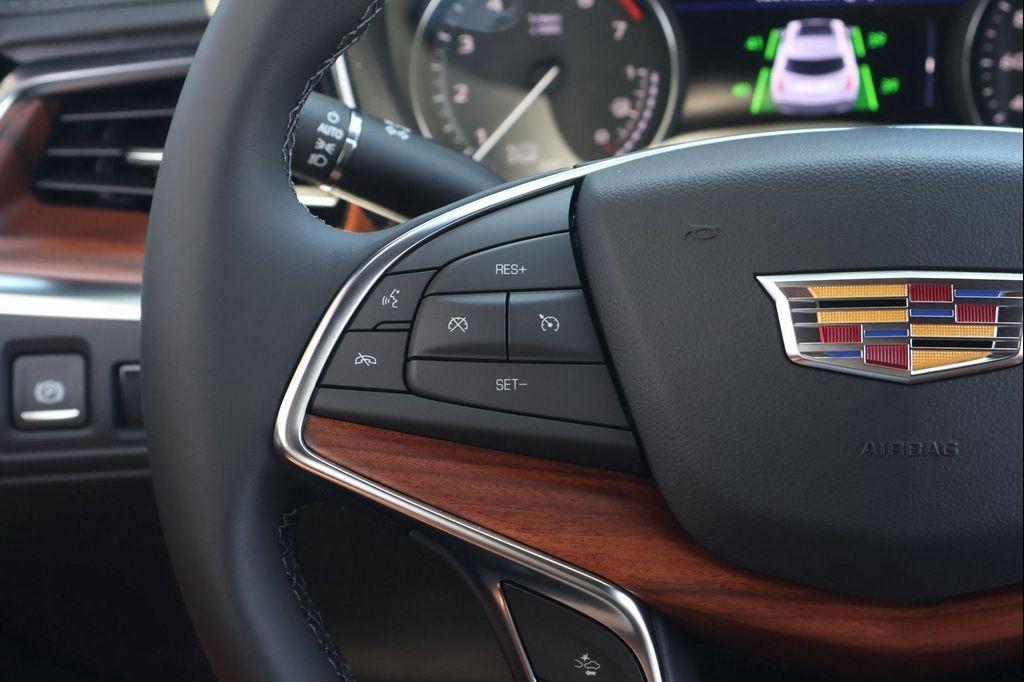 new 2025 Cadillac XT5 car, priced at $54,154