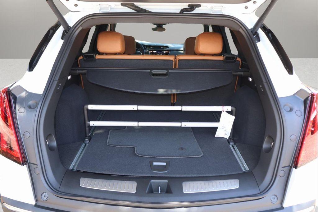new 2025 Cadillac XT5 car, priced at $54,154