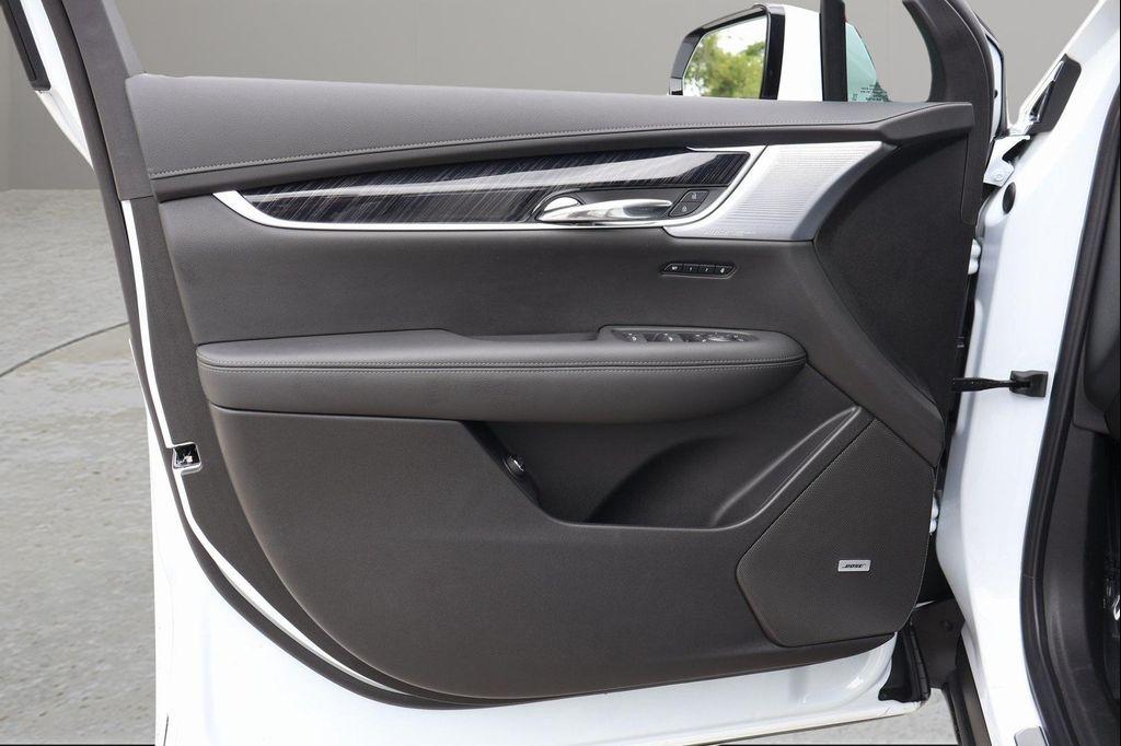 new 2025 Cadillac XT6 car, priced at $58,178