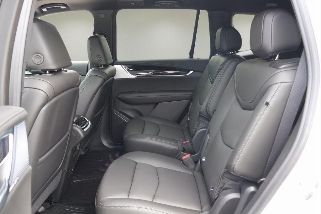 new 2025 Cadillac XT6 car, priced at $58,178