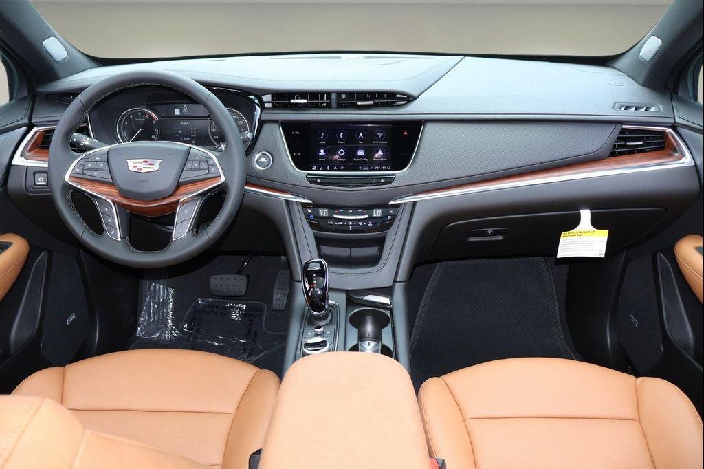 new 2025 Cadillac XT5 car, priced at $55,232