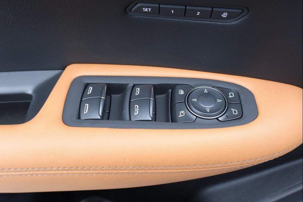 new 2025 Cadillac XT5 car, priced at $55,232